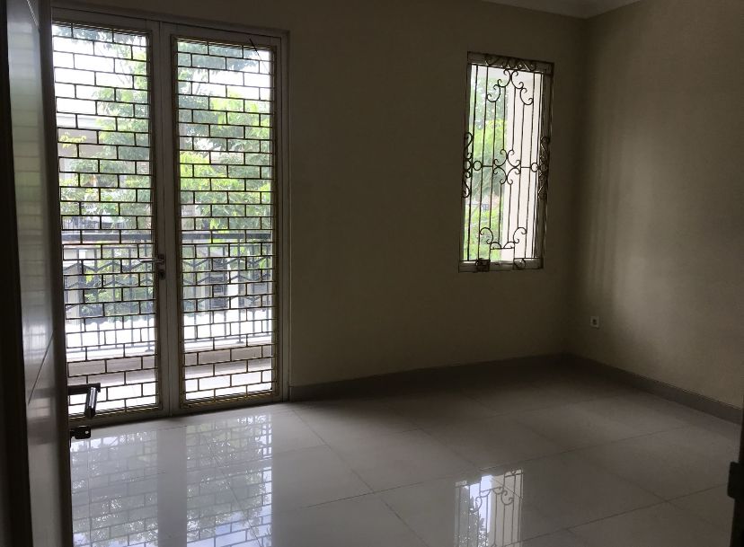 Rumah Disewakan Semi Furnished di  Lippo Cikarang